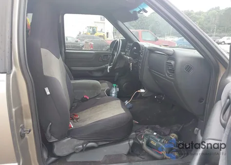 2001 Chevrolet S-10 Ls from USA, damaged, VIN 1GCCS19W018124714